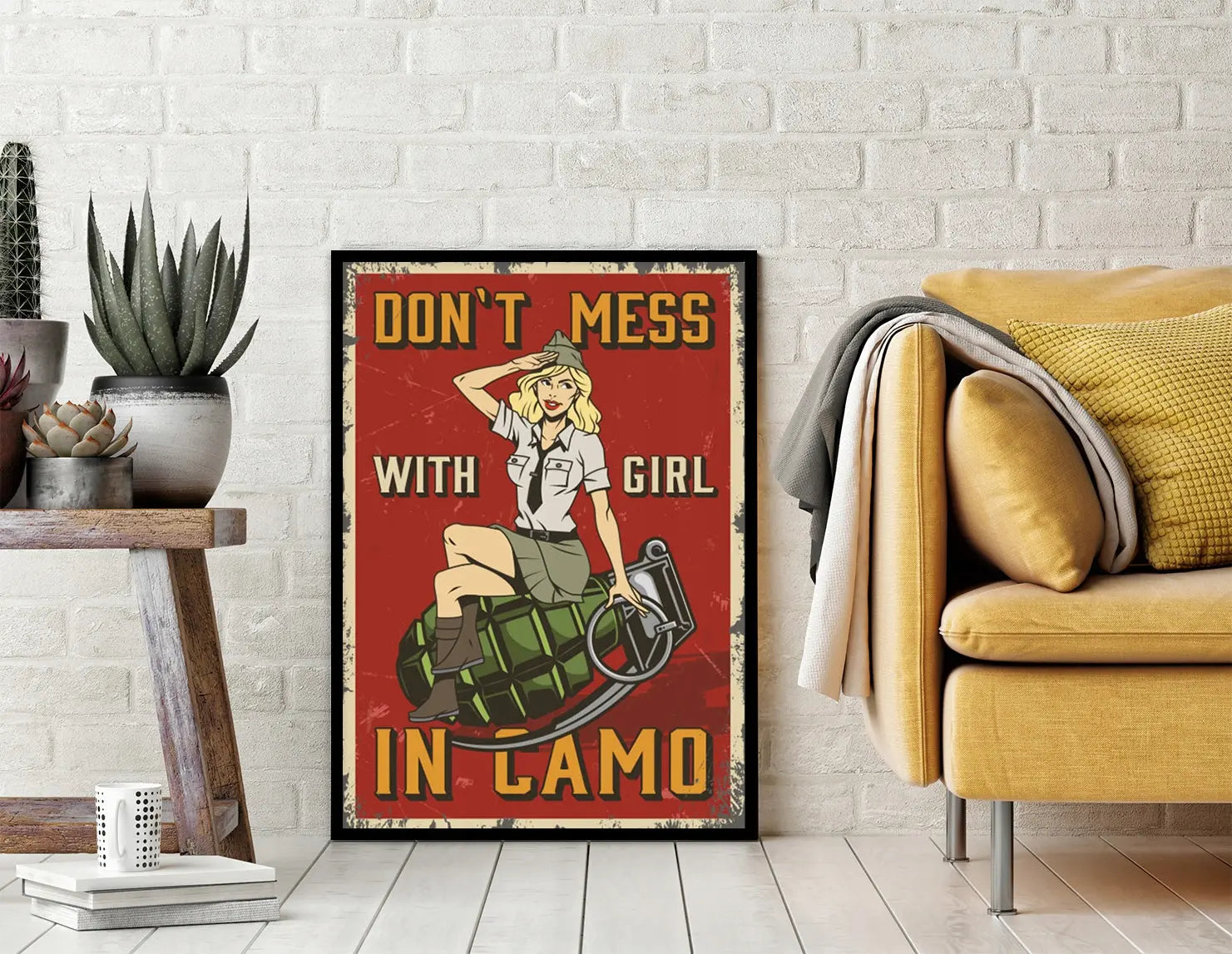 Plakat Girl in Camo Pinup 33x43 cm  ForWalls.eu